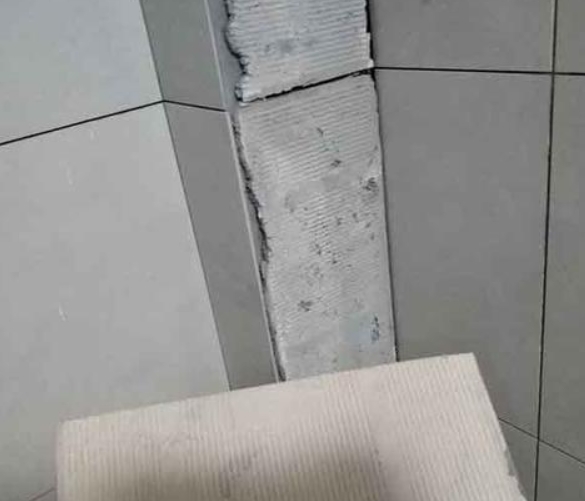 浑南瓷砖空鼓维修公司分享下厨房瓷砖脱落的补救措施。